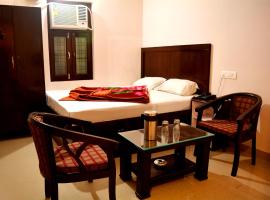Hotel Thakur Ji, помешкання типу "ліжко та сніданок" у місті Харідвар