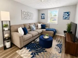 Cozy 2 Bdrm Cottage King bed