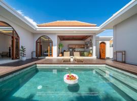 Sunterra Villas - Modern Stay with Rice Field Views, hotel di Kerobokan