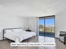 Miami Gardens King Studio Near Hard Rock - 708