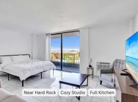 Cozy Miami Gardens Studio King Bed & Tub - 712