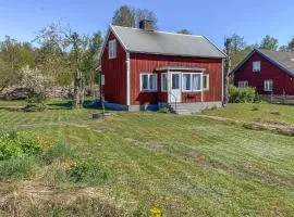 2 Bedroom Stunning Home In Habbestorp