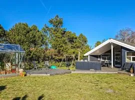 Three-Bedroom Holiday Home In Rodby