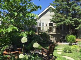 2 Moon Cottage – domek wiejski w mieście Niagara-on-the-Lake