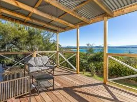 Moon Gate at Culburra - Pet Friendly Absolute Beachfront