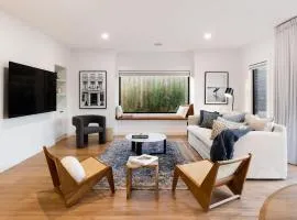 1 Beach House - Award-winning Luxury 4 Bedroom Smart Home