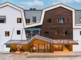 Orange Hotel Shanghai Lingang Wanda Plaza Dishui Lake