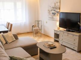 Vabaduse Apartment - külaliskorter Kärdlas، فندق في كاردلا