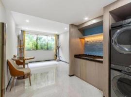 Echarm Hotel Zigong Machishui Wanda Plaza, מלון בShuping