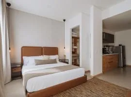 City View Loft with Coworking & 20th Floor Jacuzzi