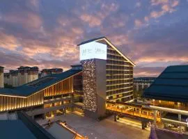 The Reserve Hotel Luoyang, Curio Collection By Hilton