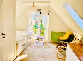 Apartment with free parking and access to garden