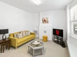 Elegant 3 bedroom flat , Short London Commute , Fast Wi-Fi