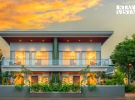 StayVista at Beth Shalom with Lawn, Bar