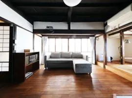 Entire Traditional House, Pet Friendly,貸切古民家,最大9名,ペット可, 長野岡谷IC5分,ファミリー歓迎