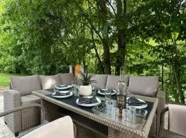 Green District - Riverside Luxury Lodge
