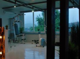 Jingtu Wellness & Spa Resort, hotel en Comares