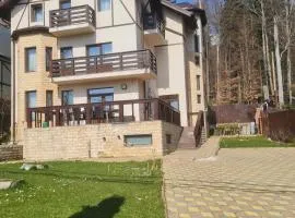 Casa cu pastravi