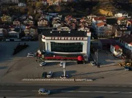 Ren Business Hotel