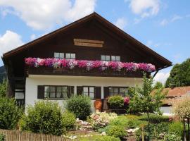 Ferienwohnungen am Buchbrunnen, apartment in Pfronten