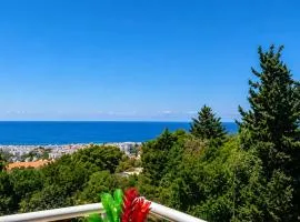 Luxury Sea View Apartment - 3 Bedrooms - 3 King Beds - Sleeps 6