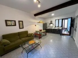 Apartamentos Mula y Morales - Bajos céntricos con entrada independiente