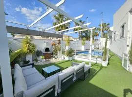Chalet con Piscina Privada, Aguas Nuevas, Torrevieja