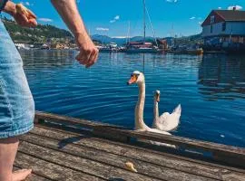 Nortorp, stort hus med egen brygge i sentrum