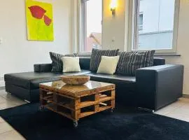 Loft im Fabrikstil mit 2 eigenen Schlafzimmern mit Wlan und Parkplatz