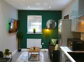 The Noir Suite Luxury City Centre Flat