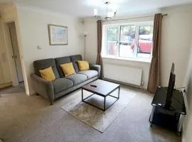 Bracknell 2 Bed Apartment with Parking