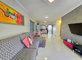 Casa 3 Quartos - ótima area gourmet 10m PY