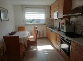 2 Zimmer-Wohnung mit großem Sonnenbalkon