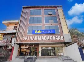 FabHotel Sri Narmada Grand, khách sạn ở Warangal