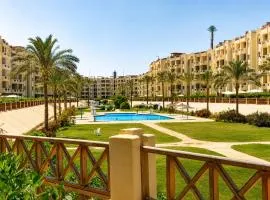Luxury 3-Bedroom Ground Floor Chalet Private Garden & Direct Pool Access Stella Heights Sidi Abdelrahman