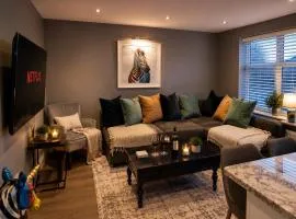 Boutique City Escape with Parking Walk Everywhere