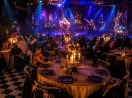 VIP Dinner Show & Nightlife Experience in Lisbon