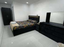 Garden Villa 4, Ajman, Hotel in Adschman
