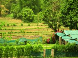 Entire Farm house in Jim Corbett with staff and cook: Ramnagar şehrinde bir otel