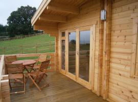 Long Mountain Centre Log Cabins、Meadowtownのコテージ