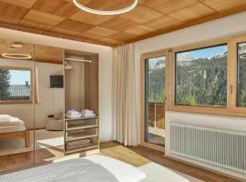 4BR Ski Apartment with Panoramic Mountain Views