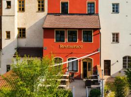 Hotel 100, khách sạn ở Pardubice