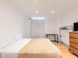 Central - Stay 2 - Near Transport - WiFi - Parking