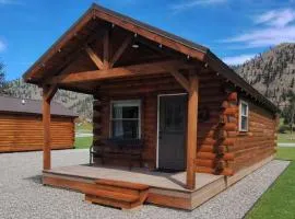 Micham's Clark Fork River Retreat - River Front, Mountain View, Fire Pit - Cabin 1