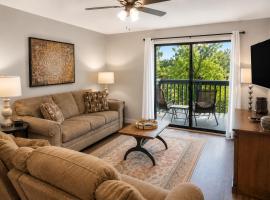 Ozark Mountain Retreat, Family Condo with Resort Amenities, khách sạn ở Branson