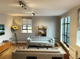 Travaal - 1 Bedroom Apartment Farnborough