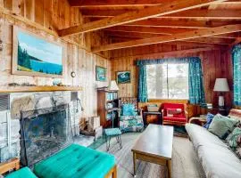 2BR Lakefront Cabin, Dock (Fireplace not usable)