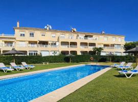 Nuevo Torrox Deluxe Beach & Piscina – hotel w mieście Torrox