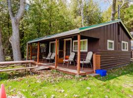 Ambleside - 2-Bedroom Cottage #4, hotel en Kawartha Lakes