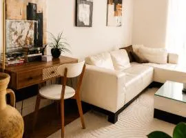 White Lounge Haustor